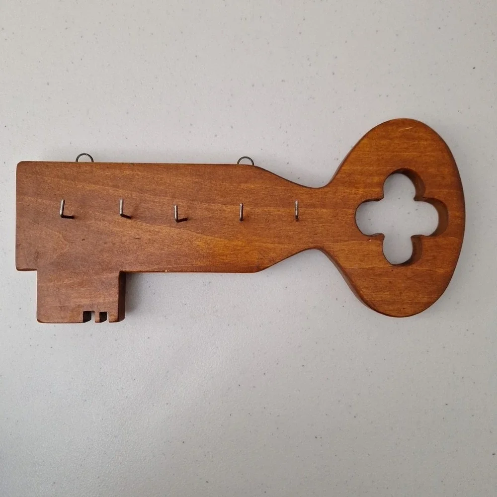 Vintage Wood Wooden Key Shaped Key Holder Rack 6 Hooks See Pics/Desc 12